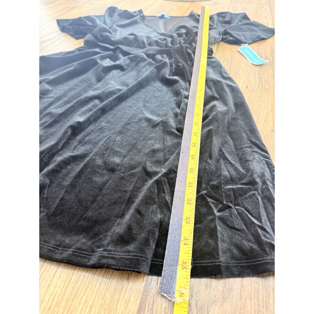 Draper James Black Velvet Wrap Dress Size M Short  Sleeve W/Pockets - Picture 13 of 16